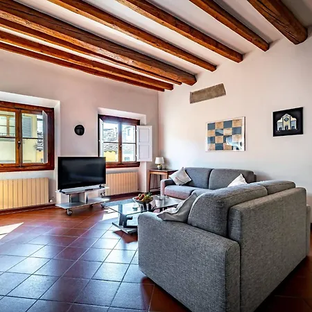 Daire Yd Stylish San Frediano Retreat Floransa