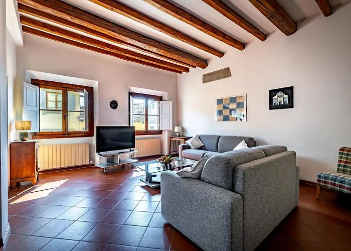 Daire Yd Stylish San Frediano Retreat Floransa