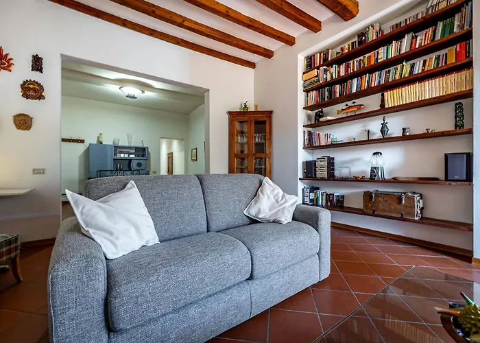 Daire Yd Stylish San Frediano Retreat *