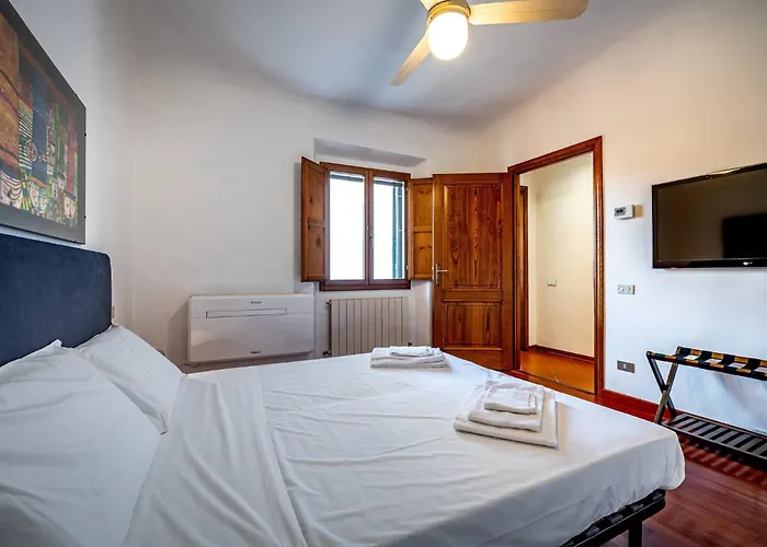Daire Yd Stylish San Frediano Retreat Floransa