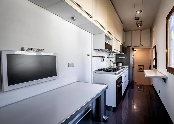 Daire Yd Stylish San Frediano Retreat *